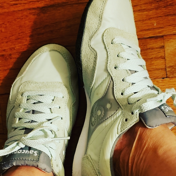 Meet your Posher, April - Picture 5 of 8